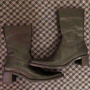 Steve Madden ankle boots. Black leather upper. Size 6